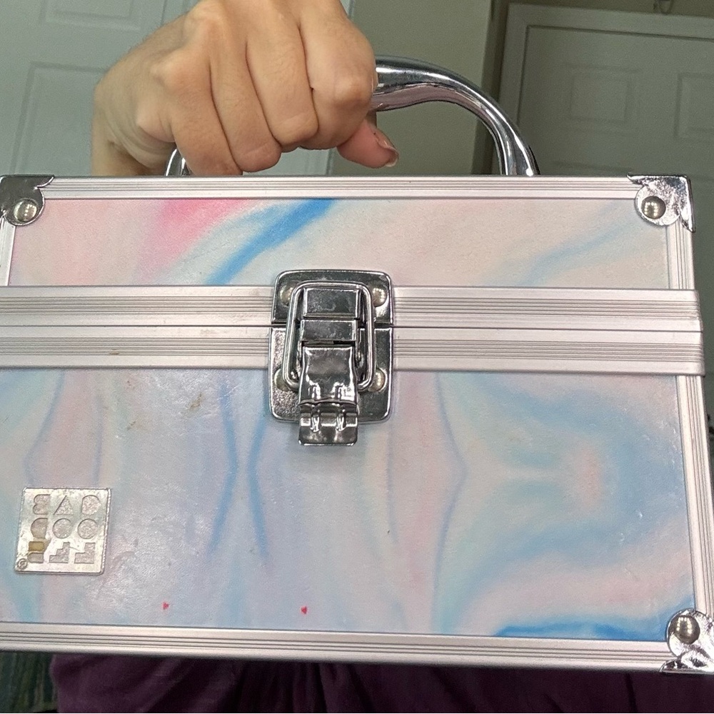 Caboodles acrylic tote makeup case